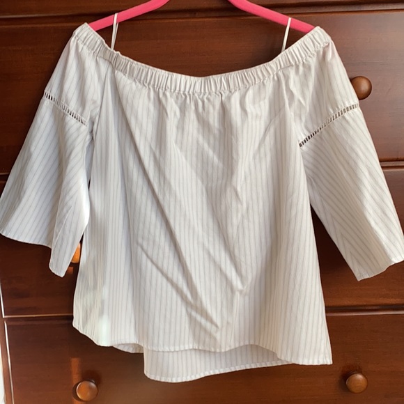 Abercrombie & Fitch Off The Shoulder Top - Picture 2 of 3